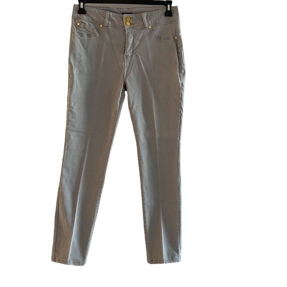 Iman gray jeggings. 10 short
C - Picture 4 of 14